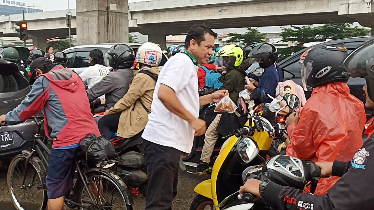 Takjil Simbol Toleransi, PARKINDO berbagi di Akhir Ramadhan